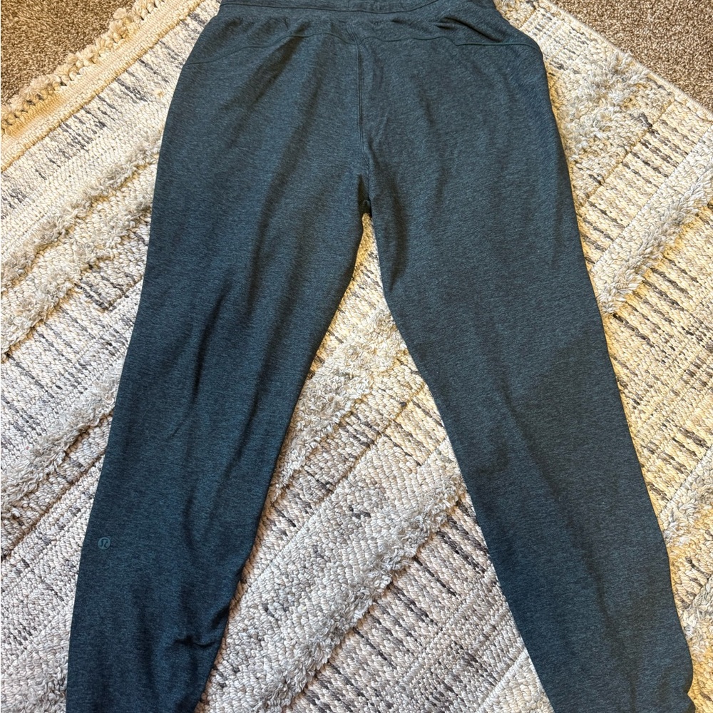 Lululemon - Picture 2 of 5